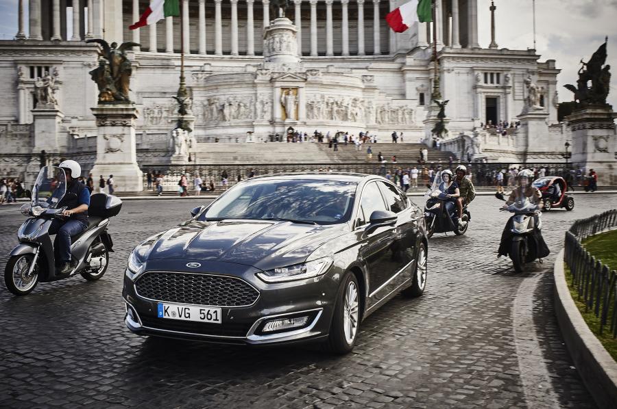  Ford Vignale Mondeo Sedan 2015 года  (фото 15 из 16)